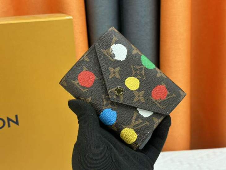 Picture of Louis Vuitton Wallets _SKUfw201541586fw